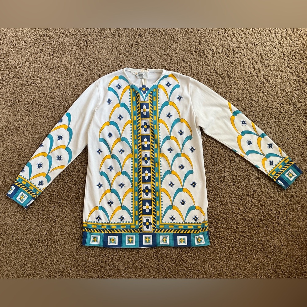 True Vintage Late 60’s Era Tunic Blouse, Psychadelic Flowers, Long Sleeved Crew